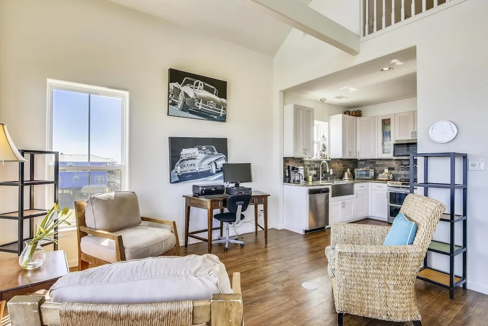 Aqua Vista 5 Bedroom Home