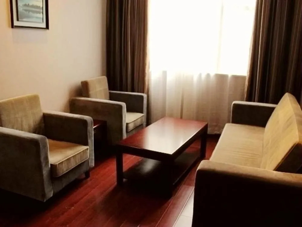 Jiujiang Golden Bay Holiday Hotel