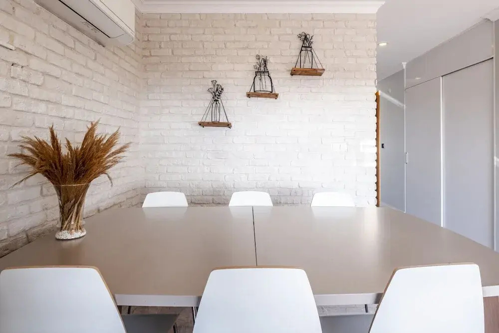 Sleek Flat Near Public Transportation in Maltepe