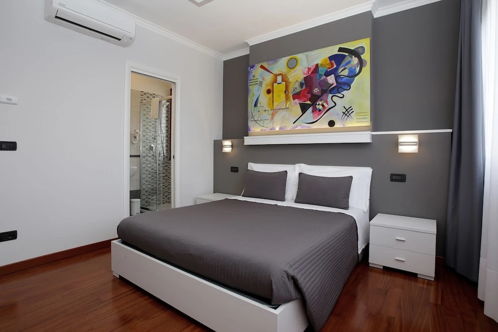 J24 B&B