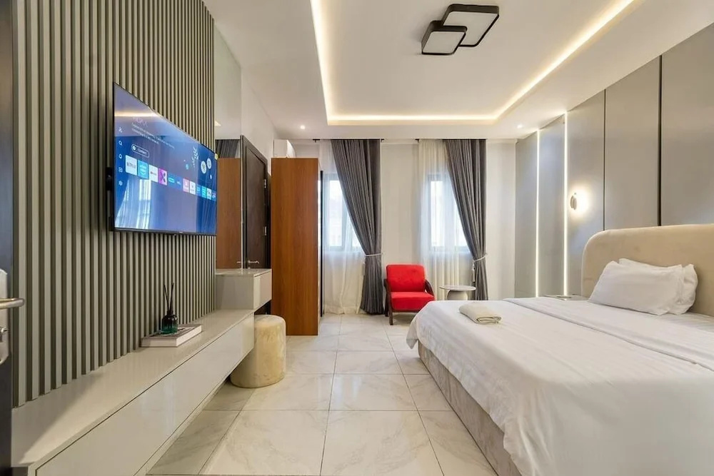 2 bedroom  luxury