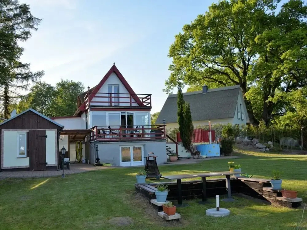 Holiday House House by the Lake