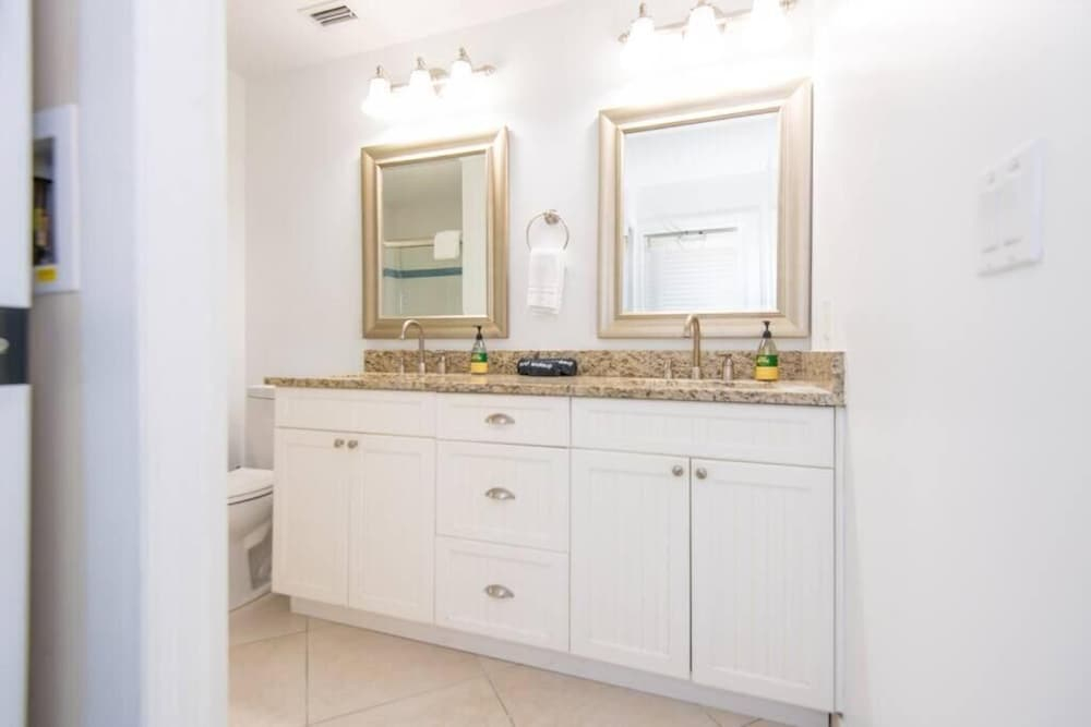 Hutchinson Island Beach Retreat | Pets Welcome