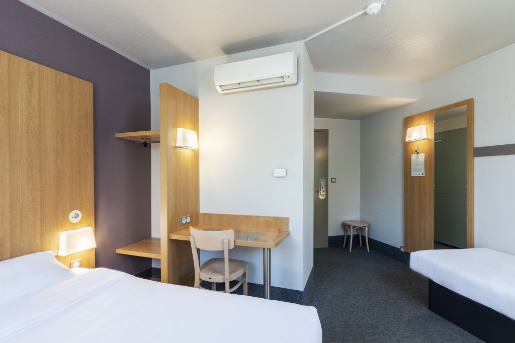 B&B HOTEL Cholet Sud