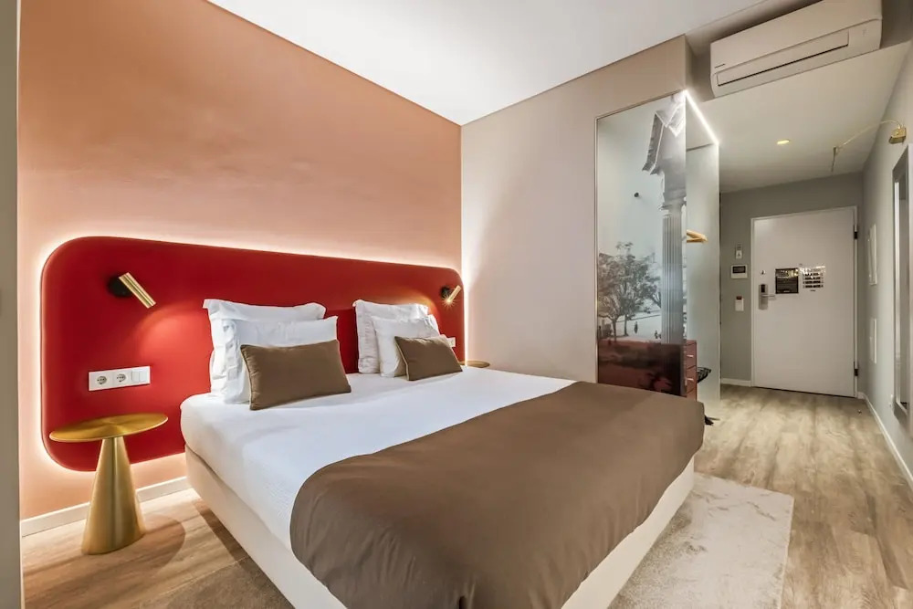 King David Suites 501 by Homie
