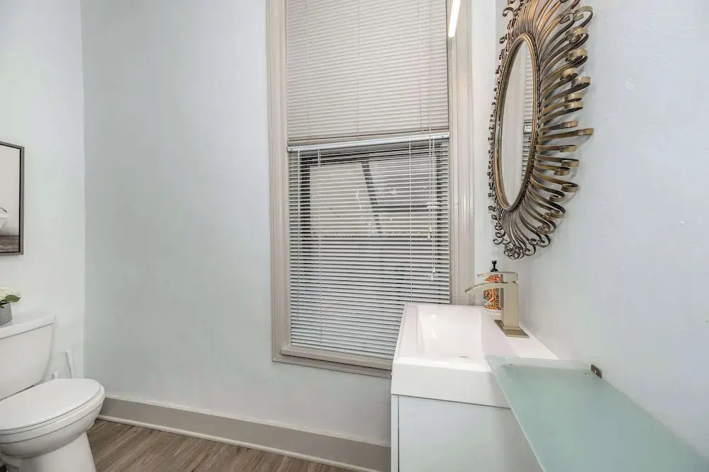Historic Gem Russell Suite 2