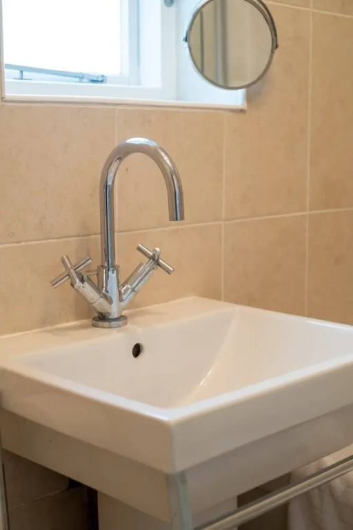 Bright City Centre Flat With Sea 2 Mins Away