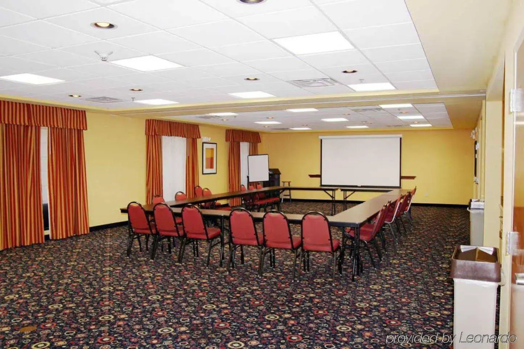Hampton Inn & Suites Louisville East