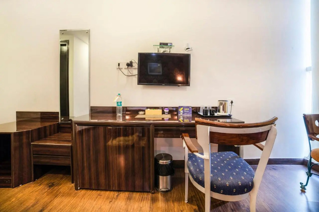 FabHotel Galaxy - Nr Patel Nagar Metro