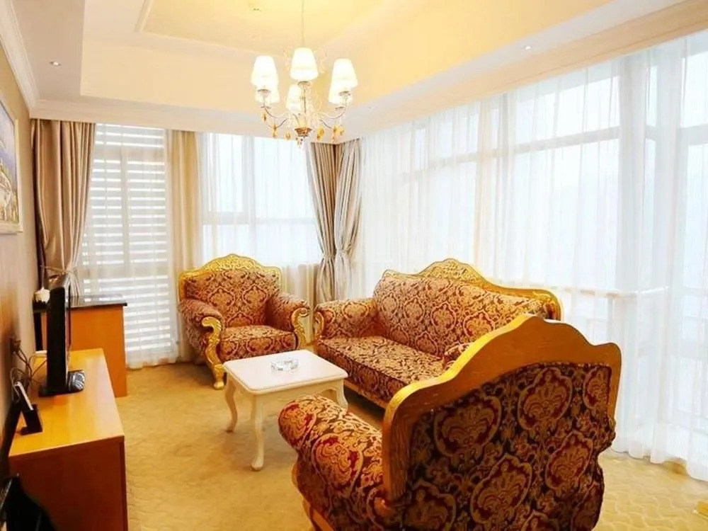 Zhonghe World Trade Hotel