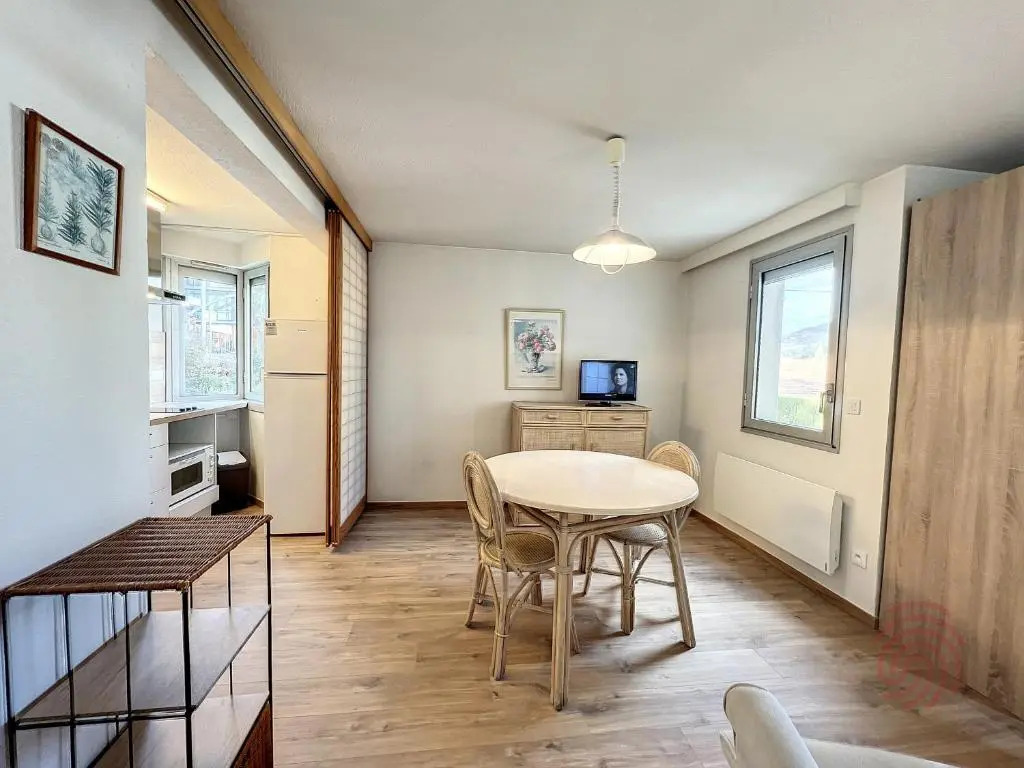 Appartement Lamalou-les-Bains, 1 pièce, 2 personnes - FR-1-451-66