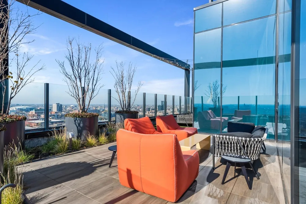 Fulton Market Group Hub 2 Units Walk to Dining