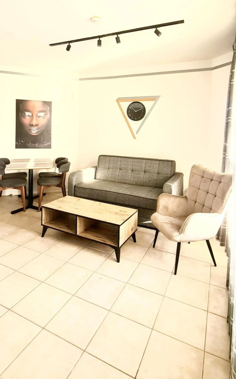 GO to apartments in Leonardo