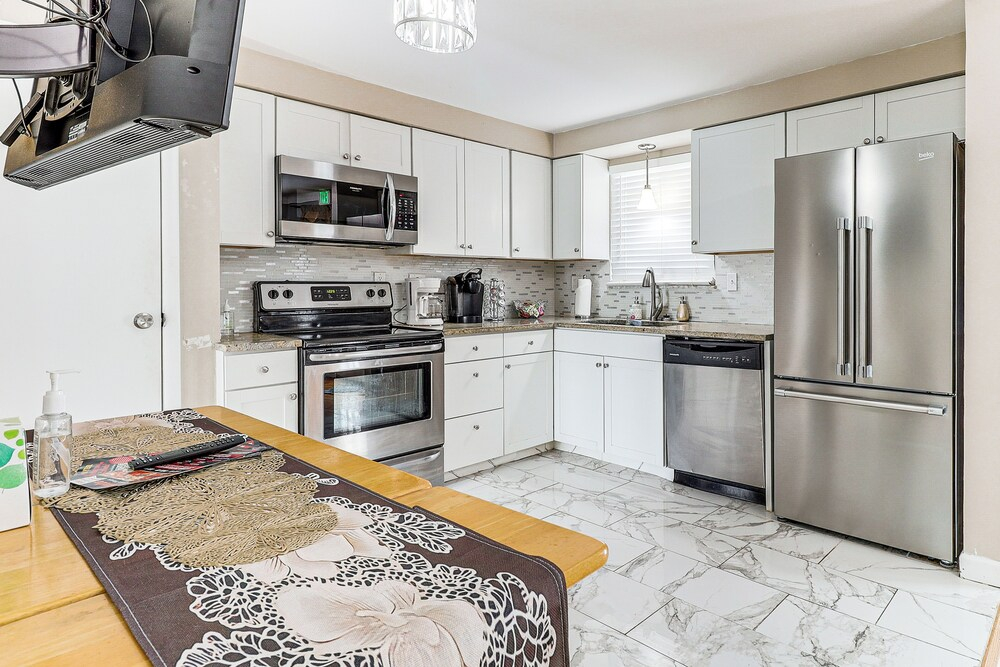 Remote-work Ready: Family Home Near Pittsburgh