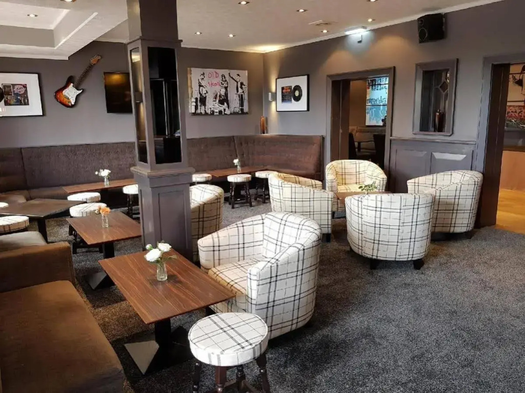 Lovat Hotel