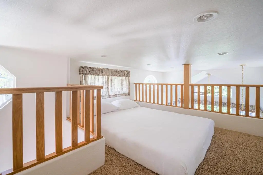 Strawhouse Resorts