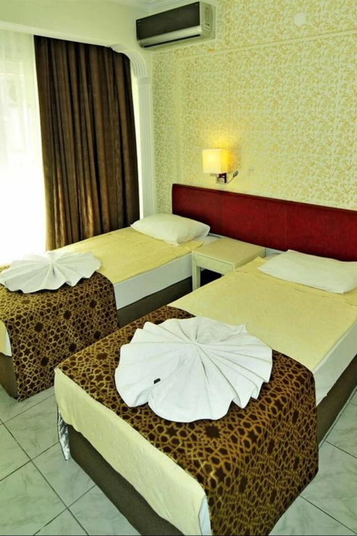 Sun Kiss Hotel