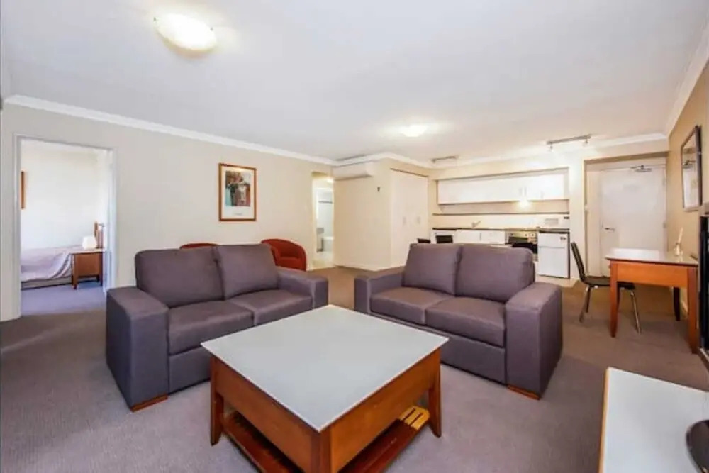 Conveniently Located 2 Bedroom Apartment In The CBD