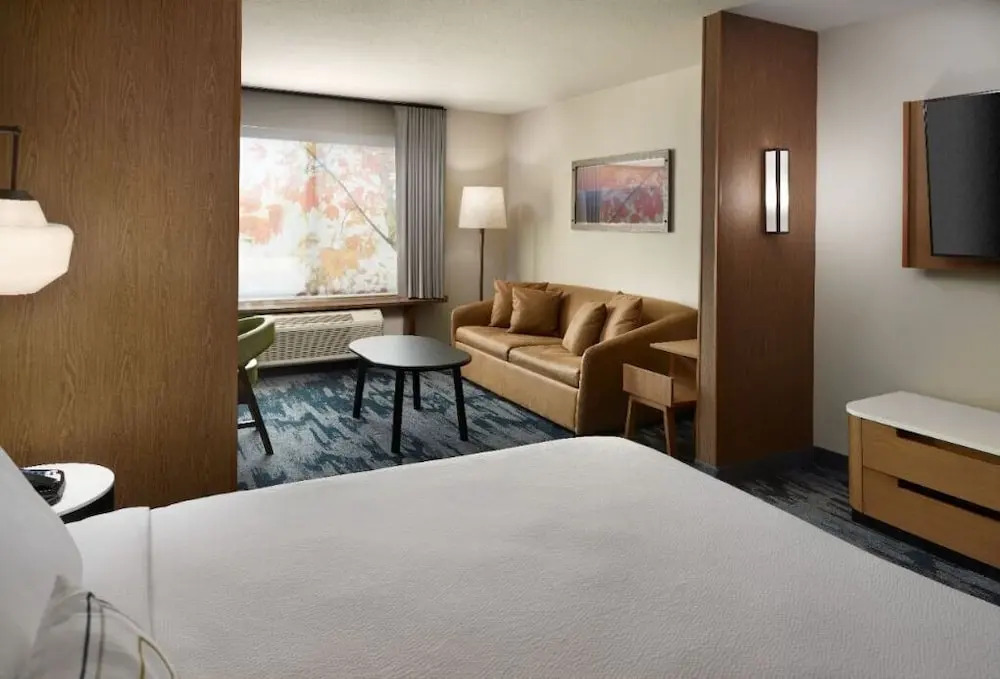Fairfield Inn & Suites by Marriott Locust Grove I-75 South