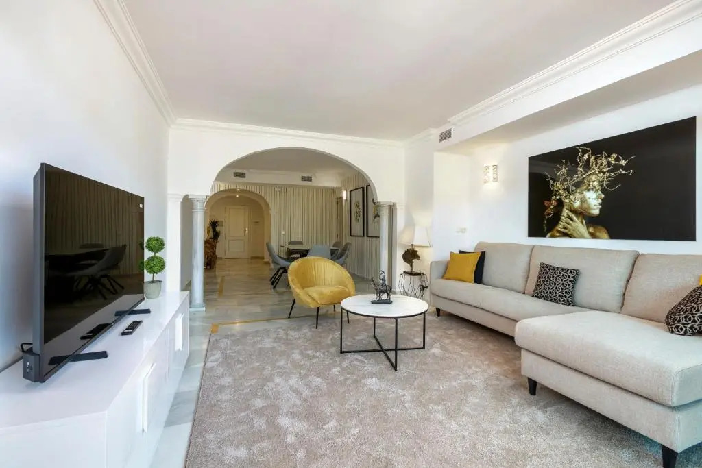 Stunning 2 bedroom apartment Magna Marbella RDR259
