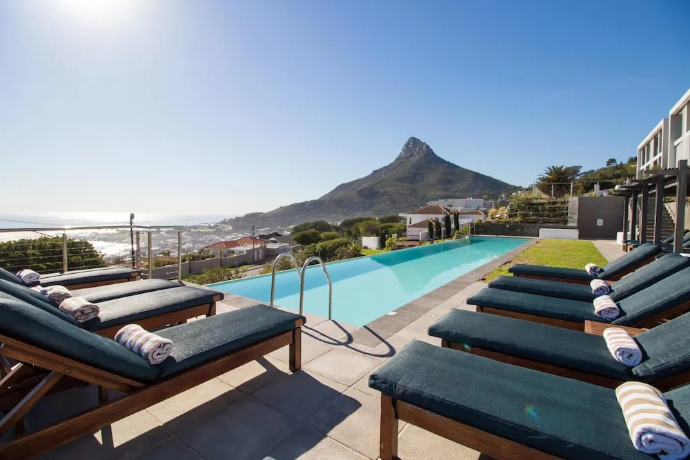 Camps Bay Studio Apartment - Luxurious With Stunning sea View