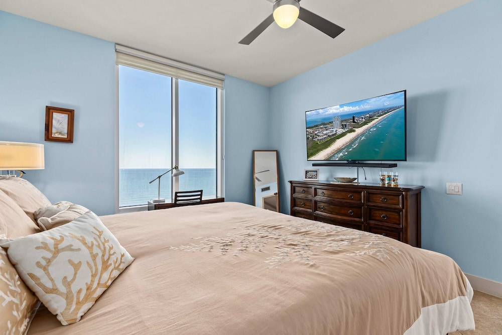 Sapphire Beach - Breathtaking 26th Floor - Views