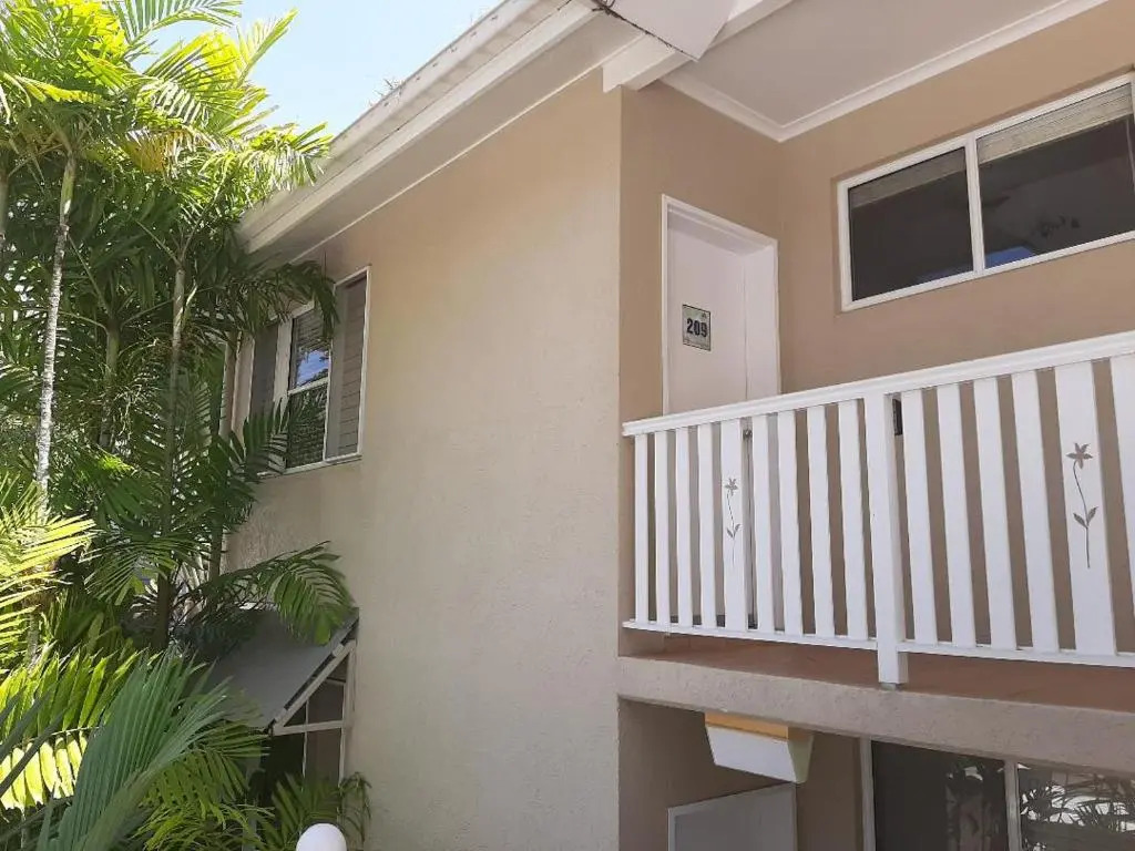 Palm Cove Tropic Apartments