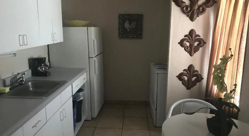 INN LEATHER GUEST HOUSE-GAY MALE ONLY
