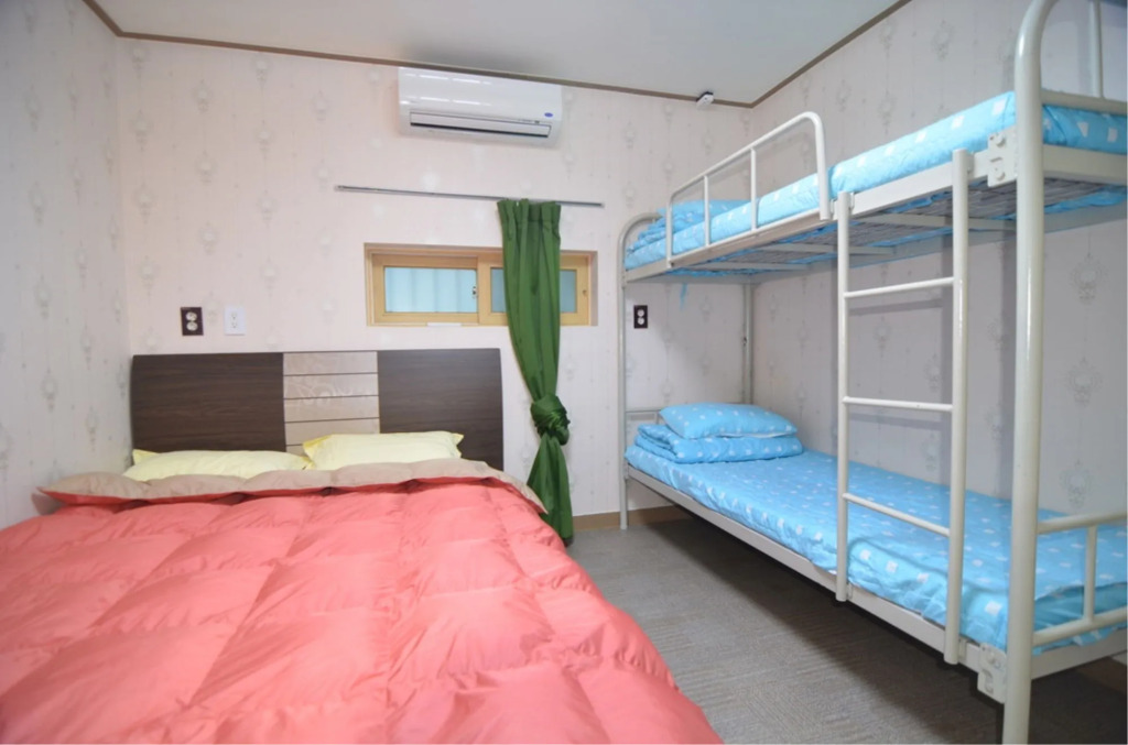 Kimchee Downtown Guesthouse - Hostel