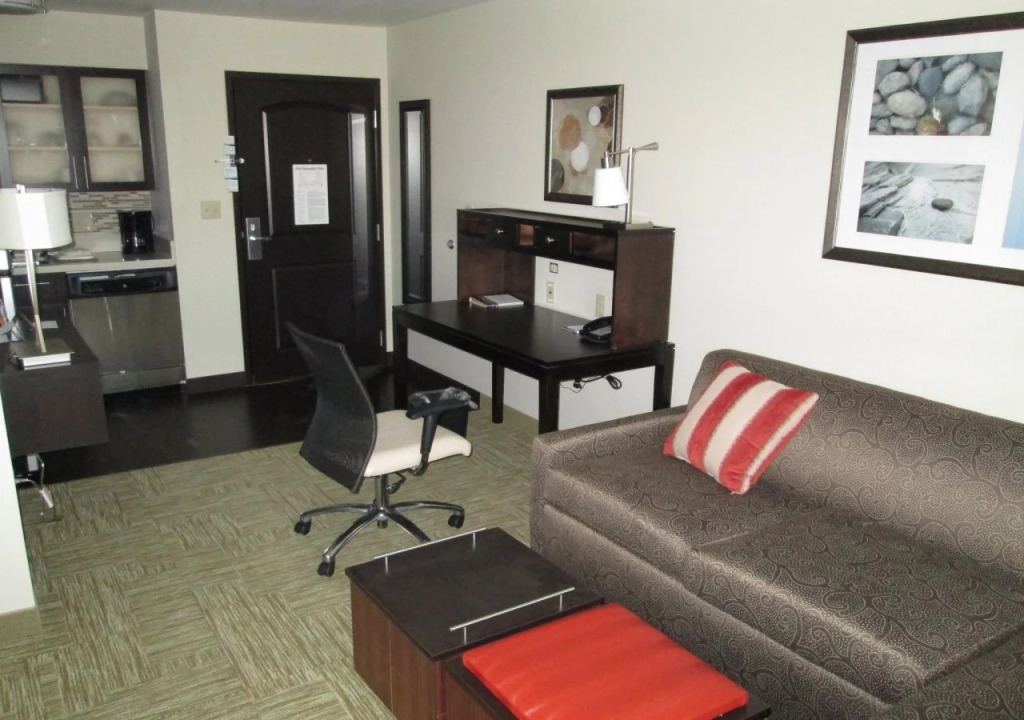 Staybridge Suites Bowling Green by IHG