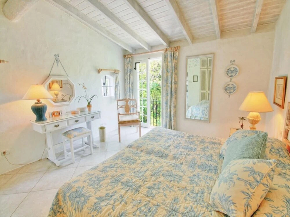 Sunny Vacation Villa 15