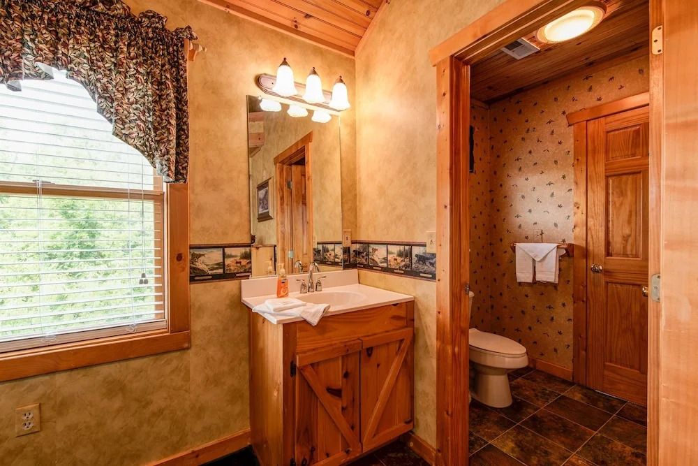 Douglas Lake Hilltop Hideaway