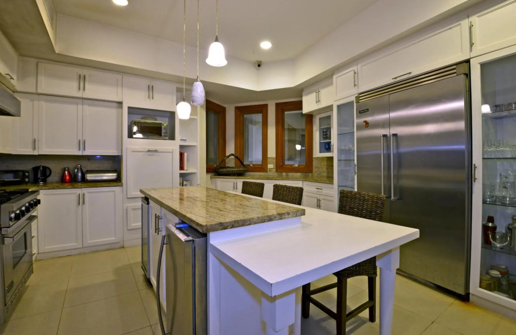Ocean and Golf View 5-bedroom Villa With Unique Tropical Style