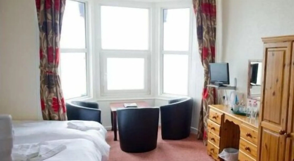 Queensbridge Hotel