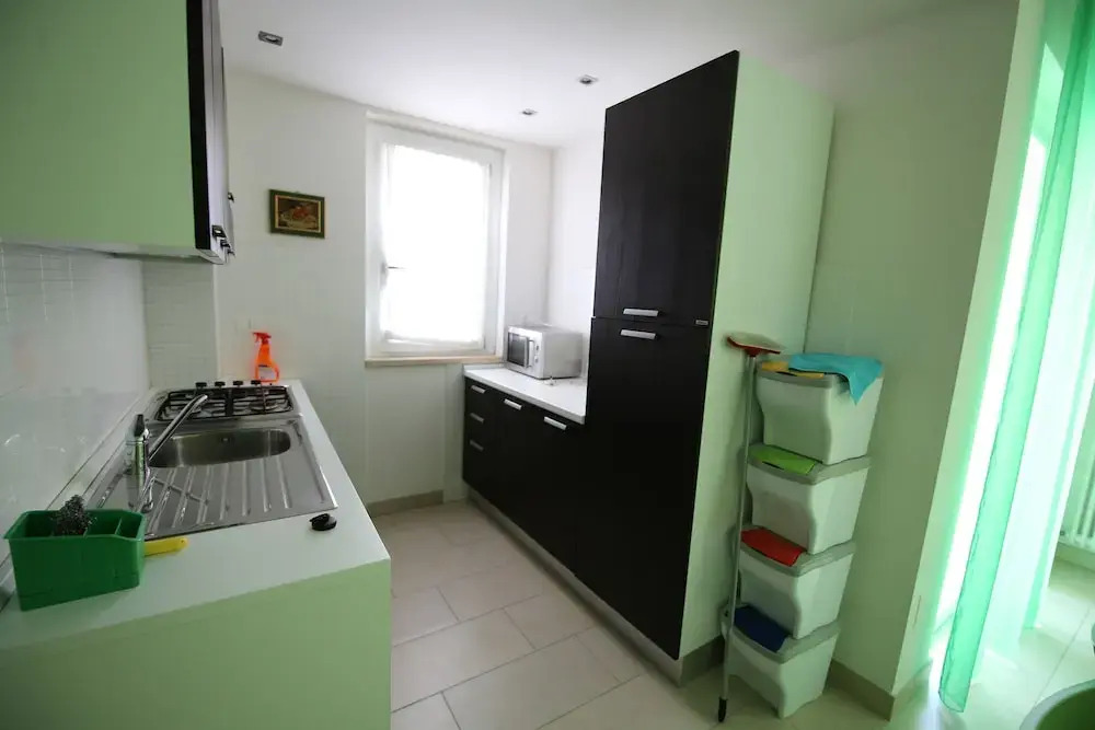 Apartment 20 Meters From The Sea 7 Beds With Small Sea View