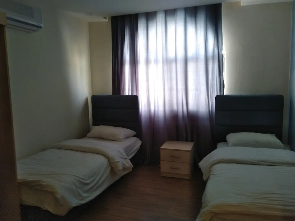 Neat Two Bedroom Apartment Close City