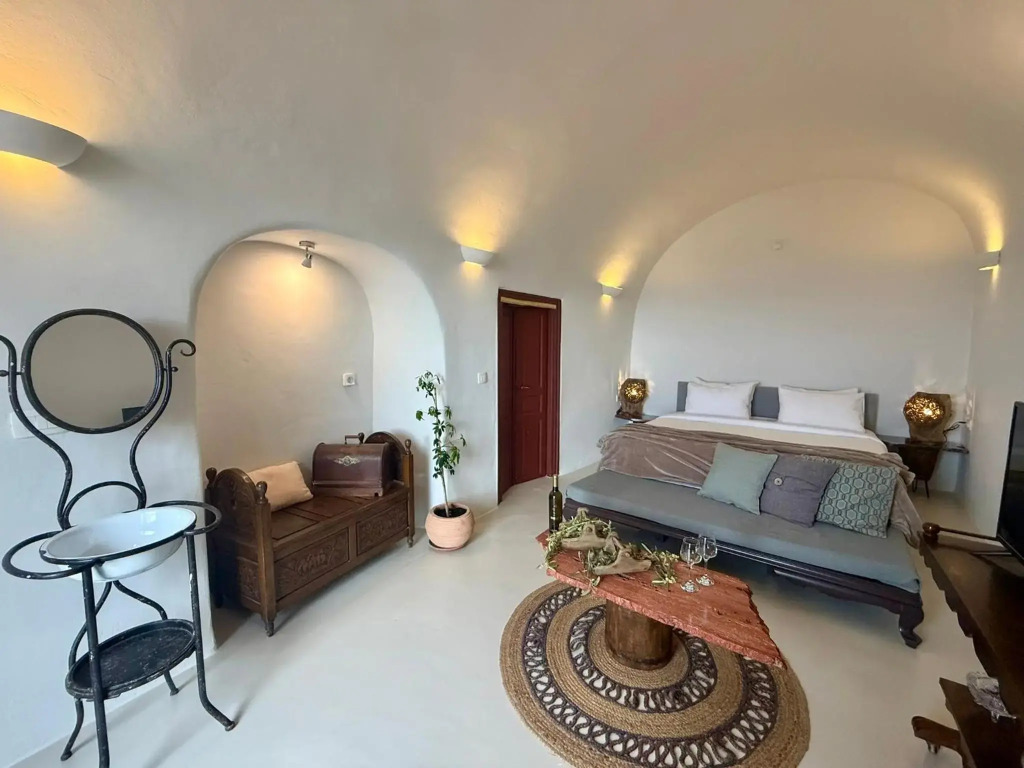 Elysian Santorini