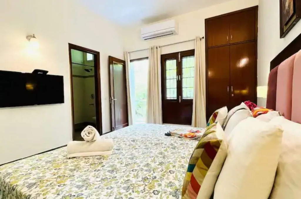 Bluo 2Bhk Panchsheel Enclave - Balcony Park