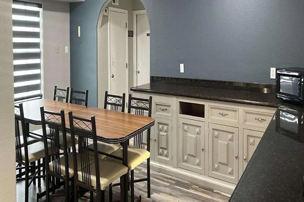 Econo Lodge Inn & Suites Laredo - Nuevo Laredo