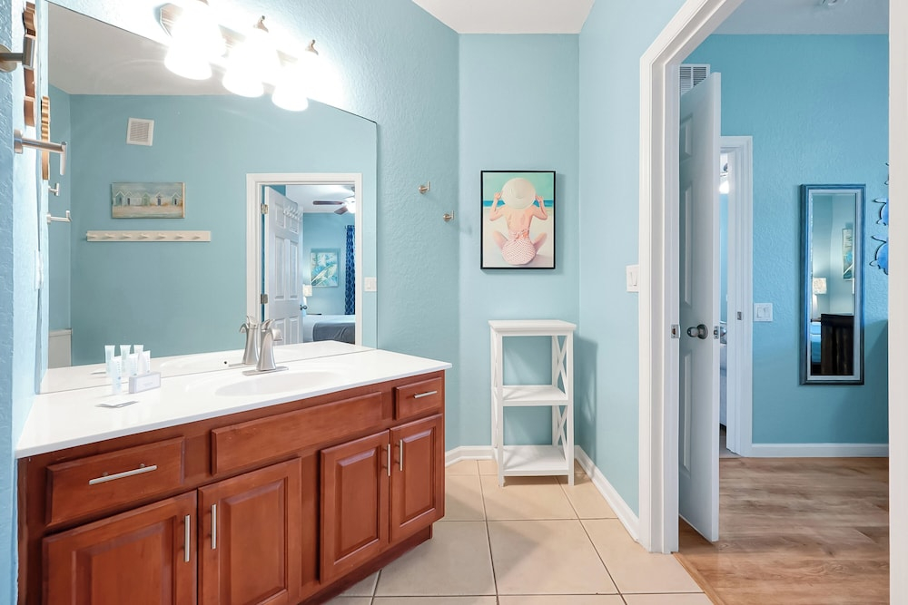 Beautiful Deluxe Condo, Vista Cay - 3015