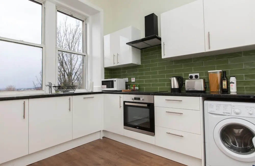 Spacious 2-br Flat for 4 in Morningside