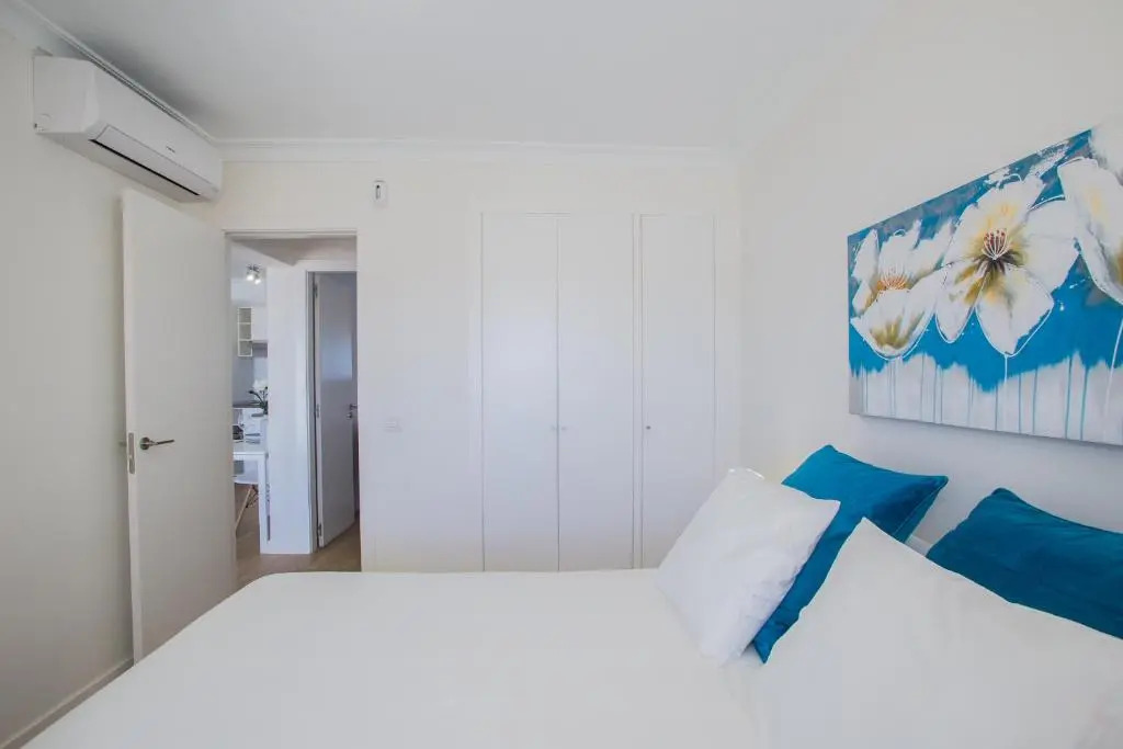 Flower Beach Suite 25