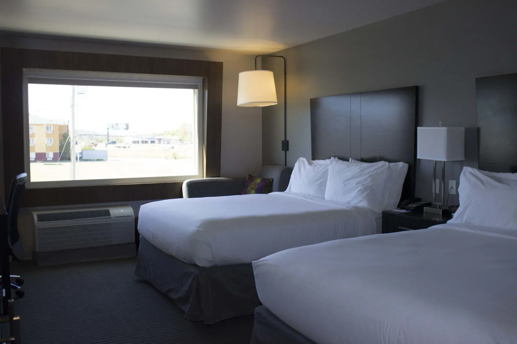Holiday Inn Express and Suites Tahlequah by IHG