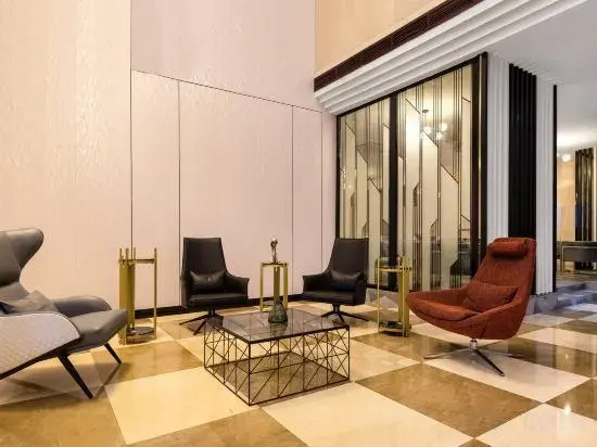 Borrman Hotel (Chongqing Hechuan High-Speed Railway Station Wenfeng Ancient Street)