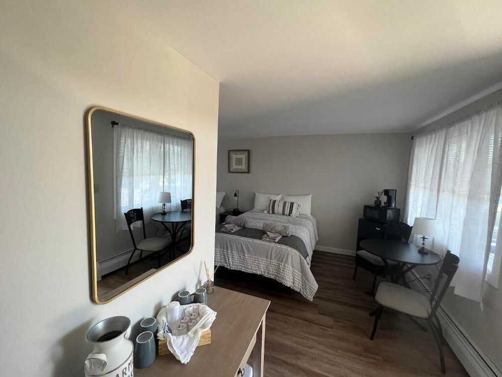 Lincoln House Motel
