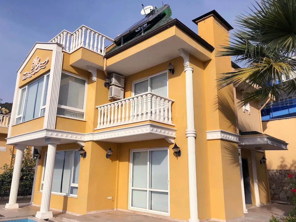 Fantastic 4 bedroom Lux Villa