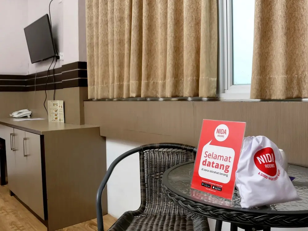 NIDA Rooms Railway Median Kantor Post