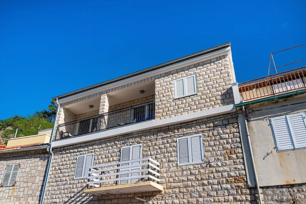 A3 - Beautiful Seafront apt w. Magnificent View