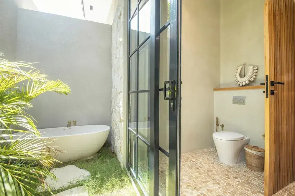 Bohemian Lush 5BR Retreat, 5 Mins to Bingin Beach