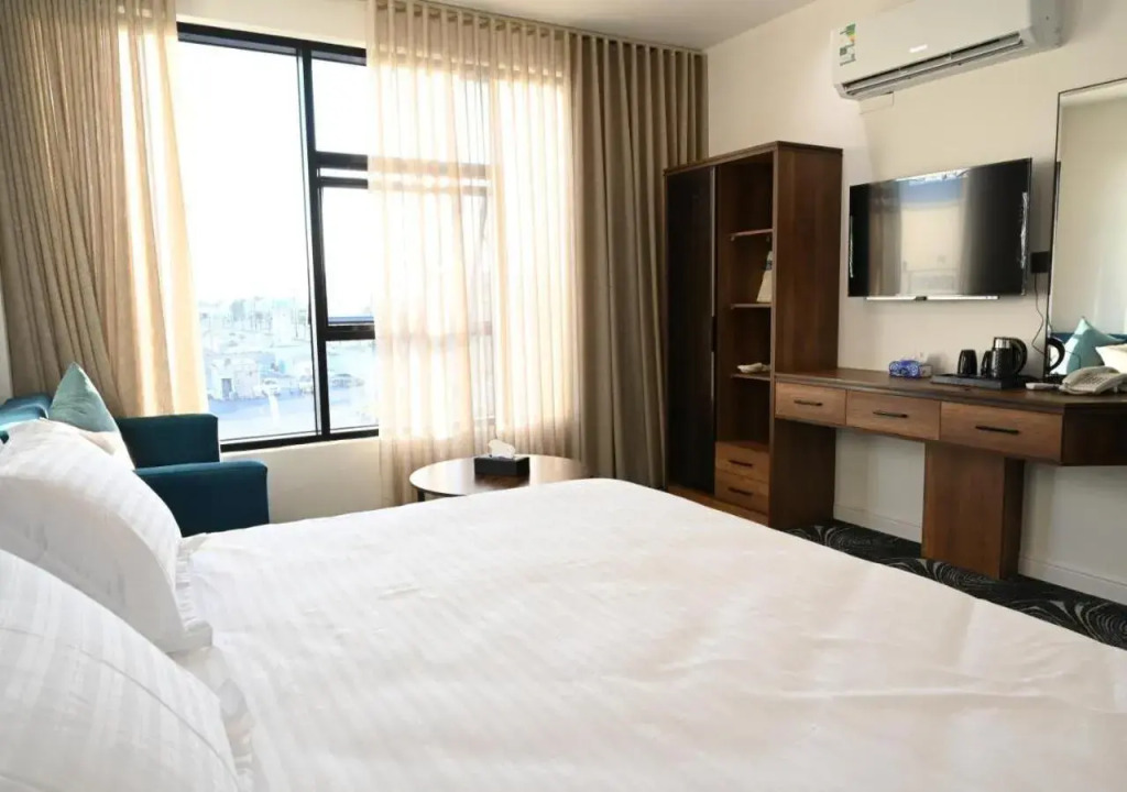 Sunset Hotel for Hotel Services